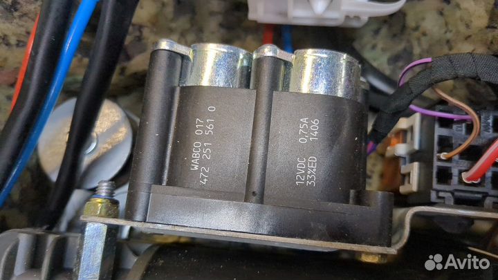 Компрессор воздушный BMW X5 E53, 2004