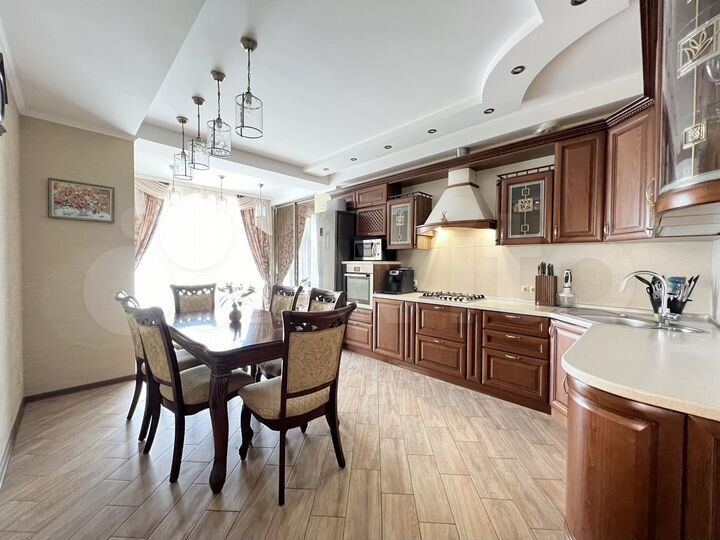 4-к. квартира, 129,1 м², 7/10 эт.