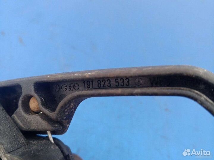 Трос капота Volkswagen Golf 2 1990