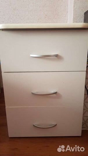 Детская кроватка с маятником и ящиком