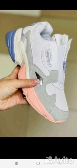 Товарный остаток женской одежды, обуви