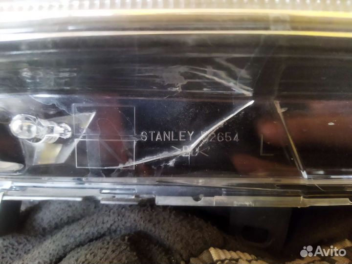 Фара левая Mitsubishi pajero sport 3