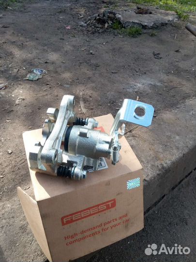 Суппорт задний правый Ниссан Примера новый