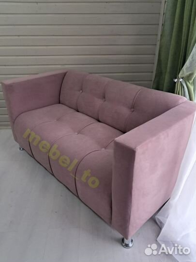 Диван в зону отдыха.кафе.магазин