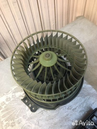 Моторчик печки Mercedes w124