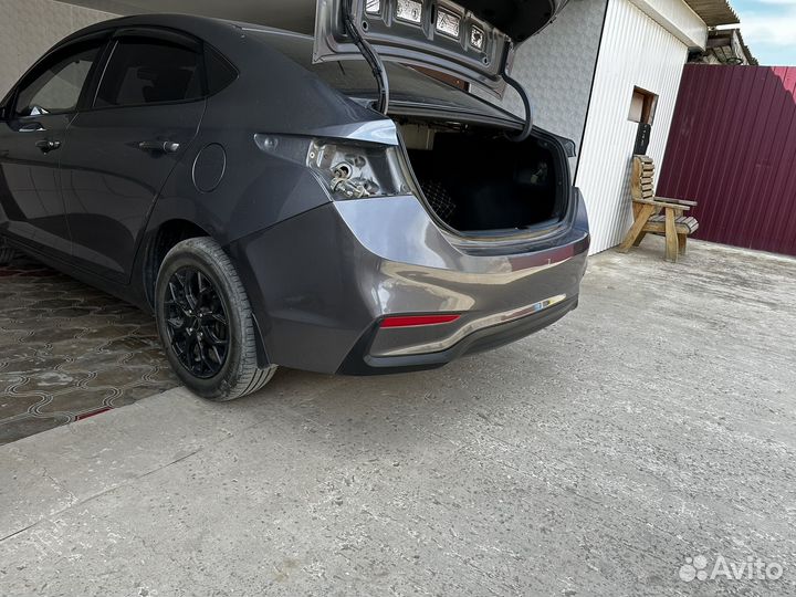 Задний бампер hyundai solaris 2017