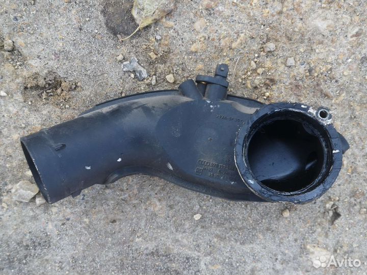 Патрубок дроссельной заслонки Audi A4B5 /A6C5