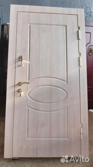 Стальная дверь с отделкой порошок и винил кожа
