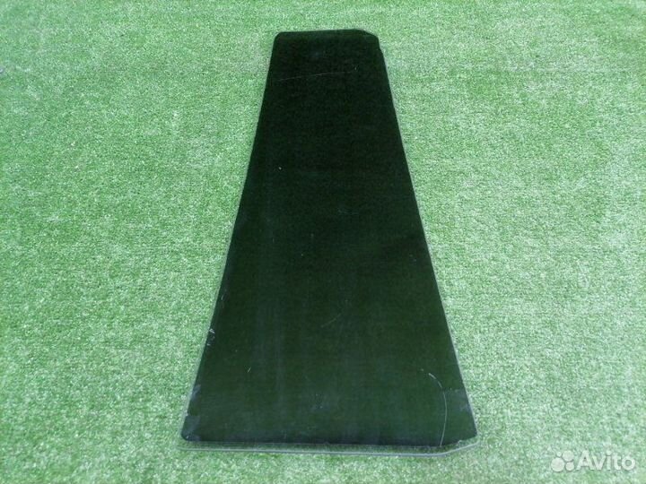 Стекло двери (форточка) заднее правое Toyota Land