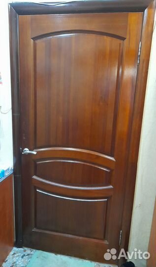Дверь входная деревянная с коробкой б.у
