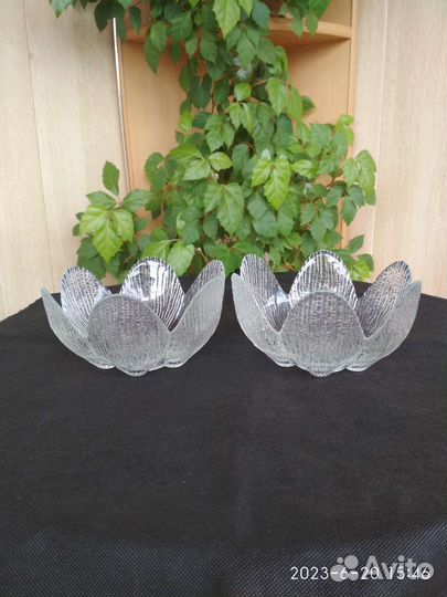 Вазочки из узорчатого стекла