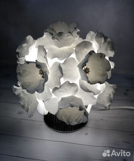 Цветочный светильник
