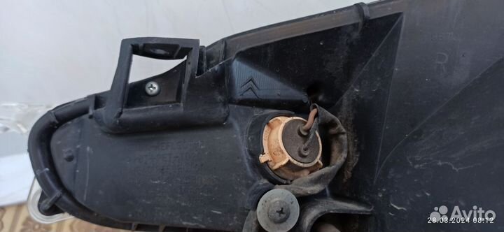 Правая фара Citroen C4 aircross