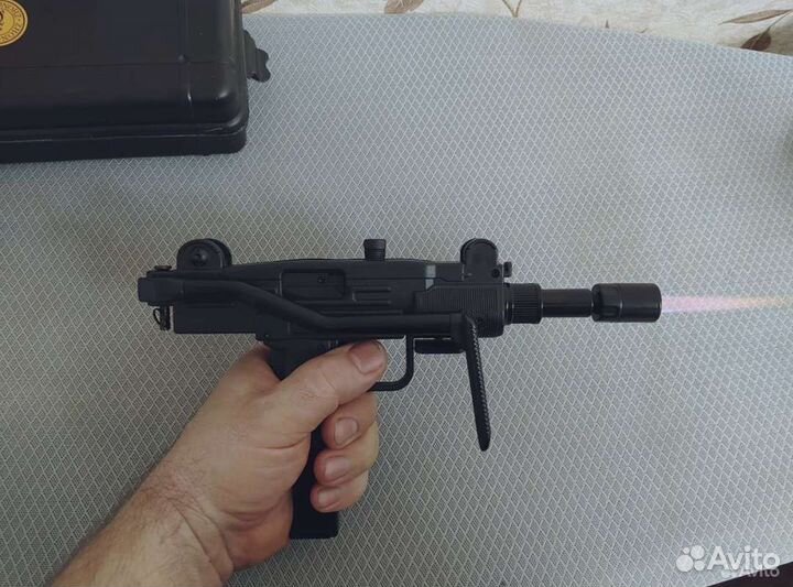Зажигалка пистолет игрушка узи