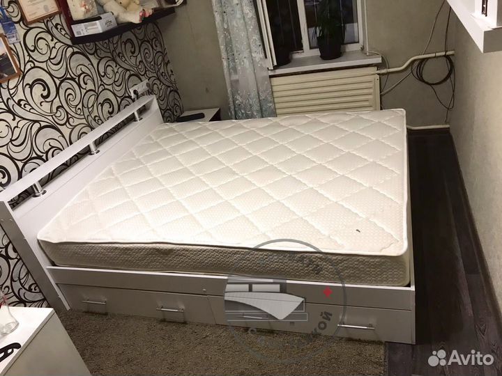Кровать двуспальная