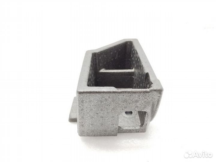 Ящик для инструментов задний правый Skoda Yeti