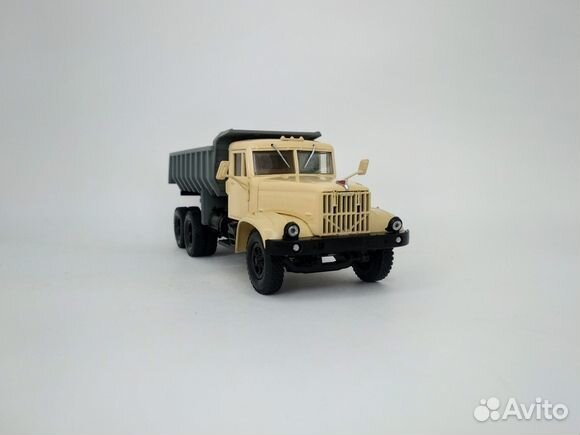 Краз 256Б1 самосвал (1987-1995), бежевый / серый