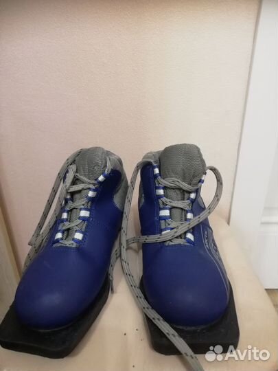 Детские лыжные ботинки 34р