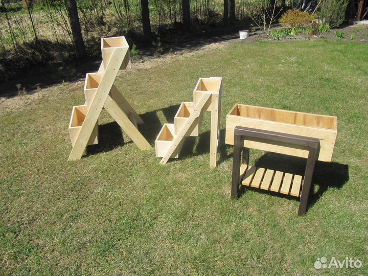 Кашпо, подставки под кашпо и цветы