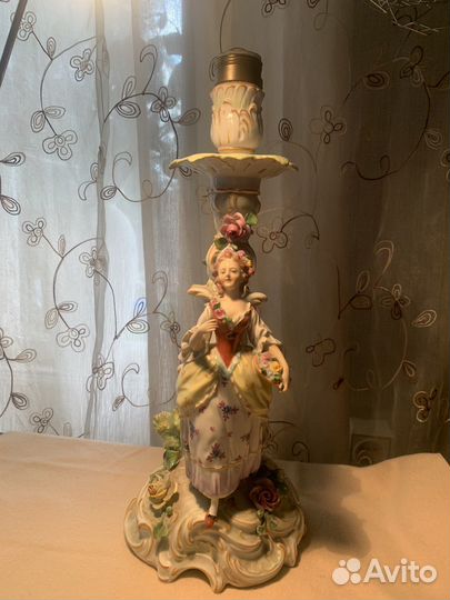 Светильник фарфоровый