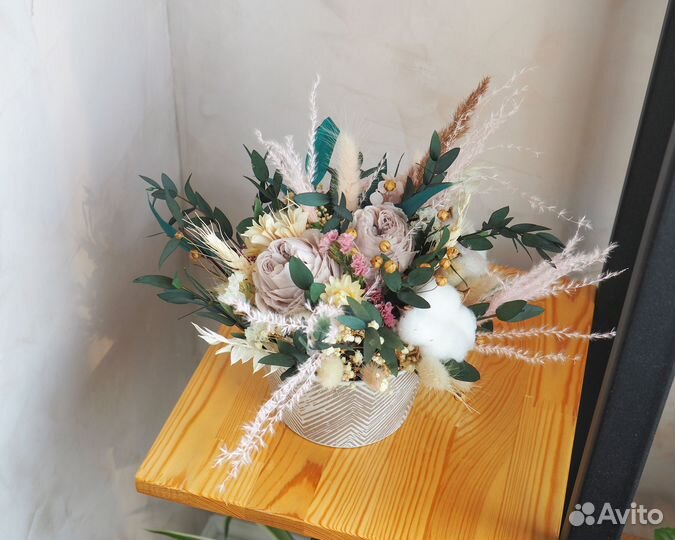 Букет в вазе, пионовидная роза