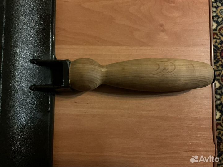 Чугунная сковородка рифлёная