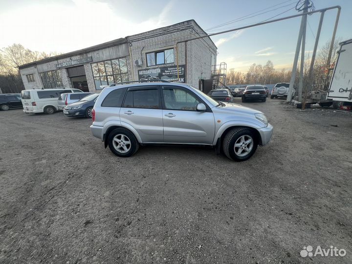 Toyota RAV4 2.0 AT, 2001, 260 000 км