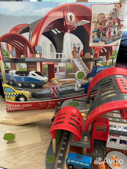 Деревянная железная дорога hape гранд сити