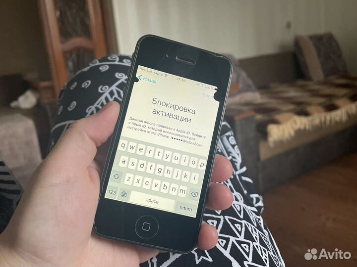 Телефон iPhone 4s