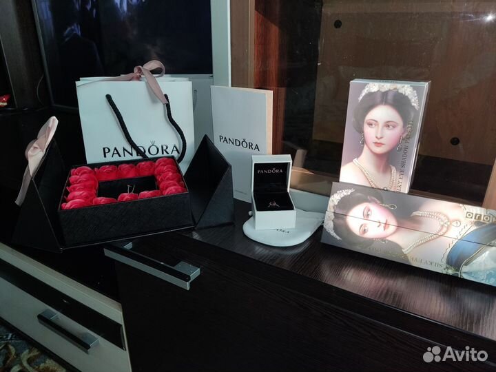 Кольцо pandora Возвышенное красное сердце