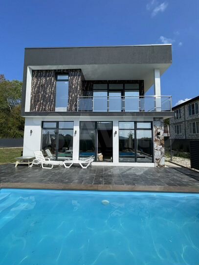 Дом 299 м² на участке 6 сот.