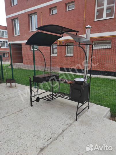 Мангал с крышей