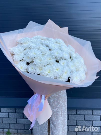 Букет махровых хризантем