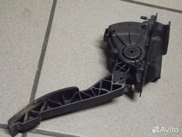 Электронная педаль газа Рено Дастер