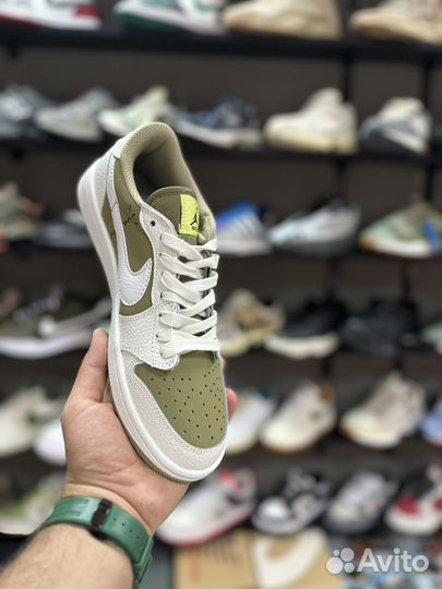 Nike travis scott olive