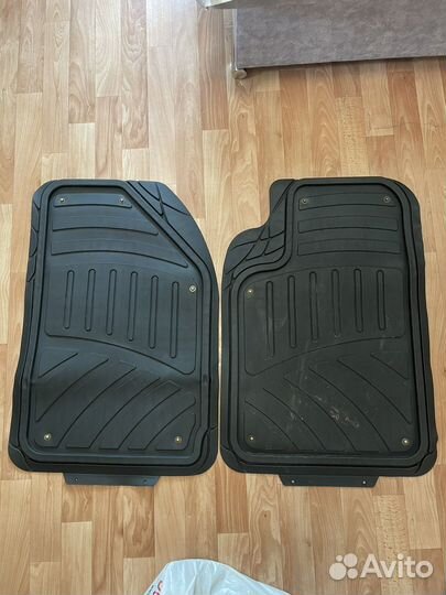 Универсальные передние коврики