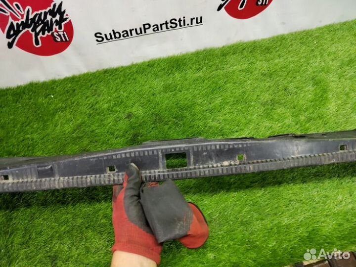 Накладка проема багажника Mercedes-Benz E W124