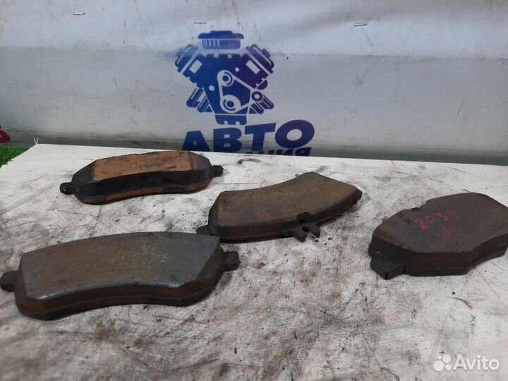 Колодки тормозные передние Mercedes E320 W211