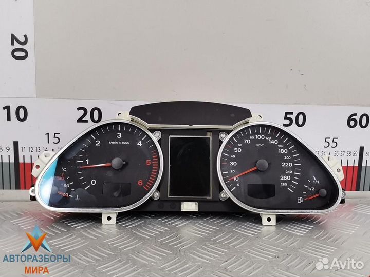 Щиток приборов (приборная панель) Audi A6 4F/C6