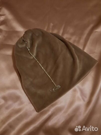 Шапка женская из бархатного трикотажа