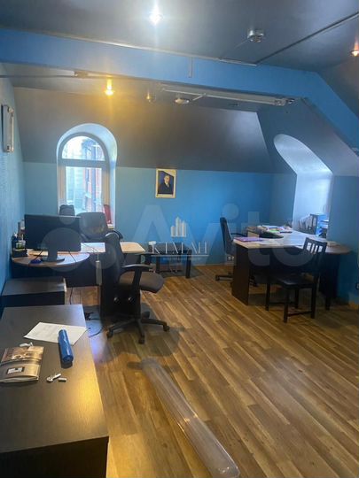 Продам офисное помещение, 390 м²