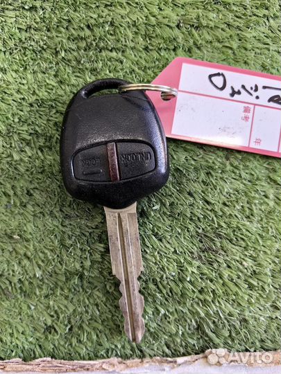 Ключ зажигания Mitsubishi Pajero 4 2010 год