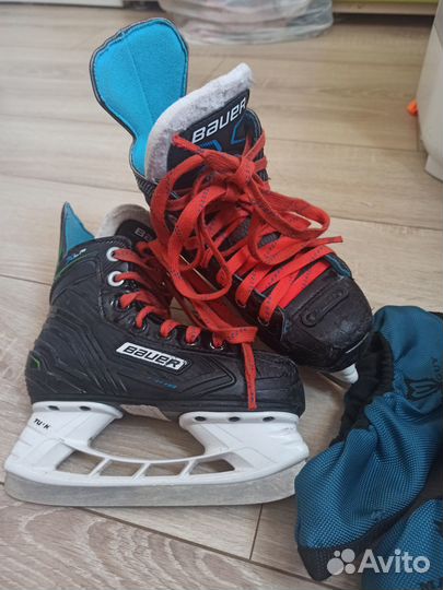 Продам коньки bauer