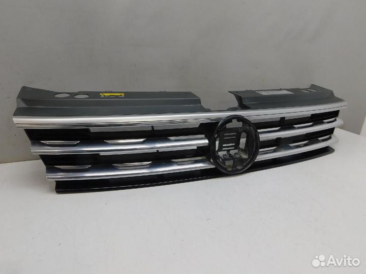 Решетка радиатора Volkswagen Tiguan