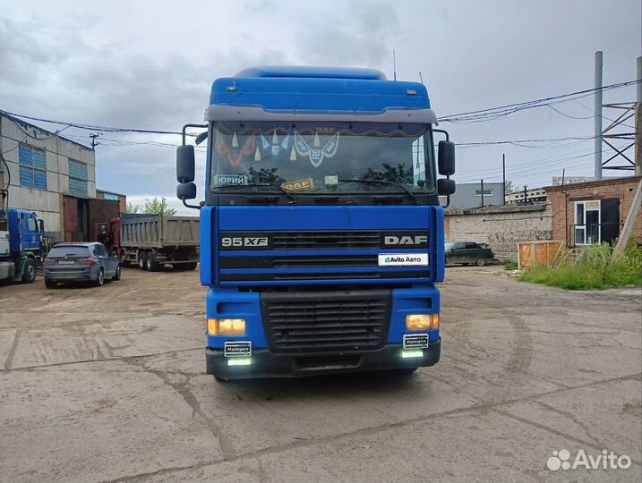 DAF XF 95.430 с полуприцепом, 2001