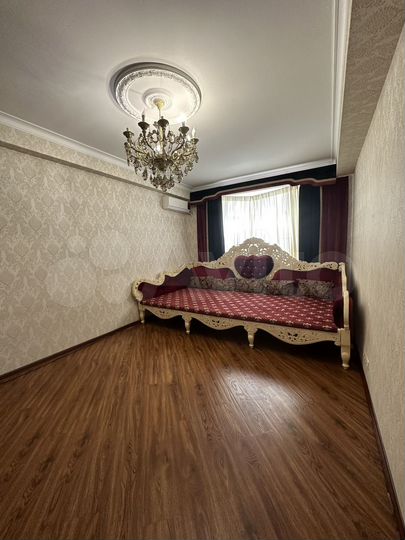 2-к. квартира, 76 м², 2/6 эт.