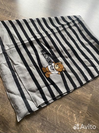 Шарф Moschino новый оригинал