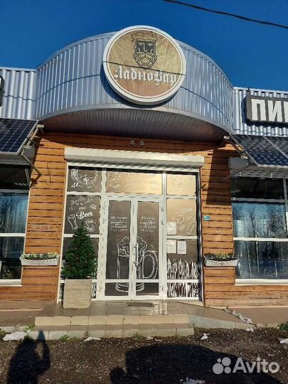 Продавец в пивной магазин