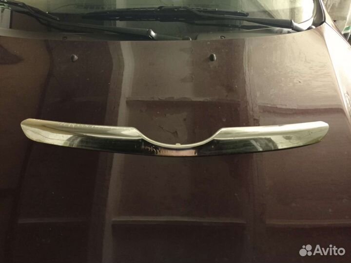 Молдинг решётки радиатора Лада Калина 2