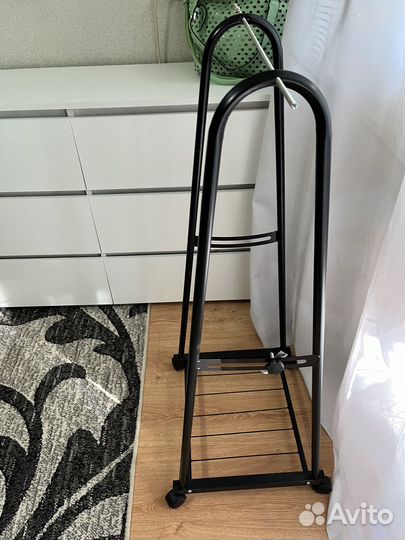 Стойка для одежды